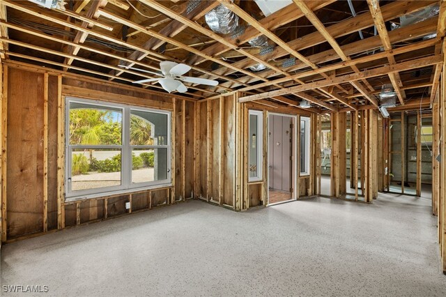 misc room featuring ceiling fan