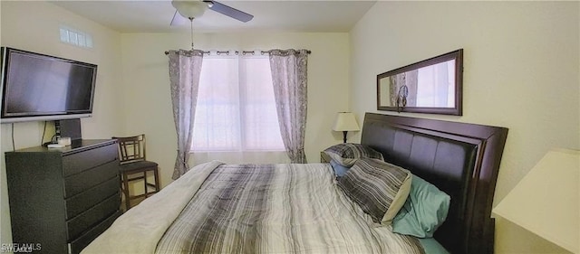 bedroom with ceiling fan