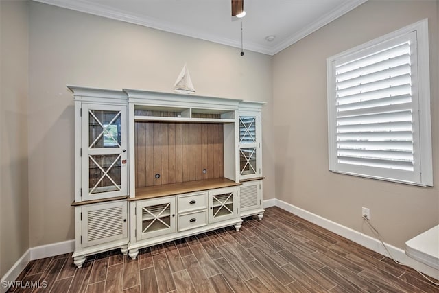 mudroom featuring ornamental molding