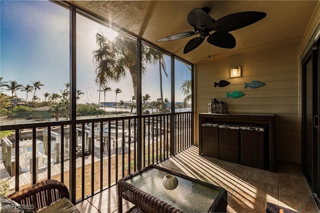 balcony featuring ceiling fan