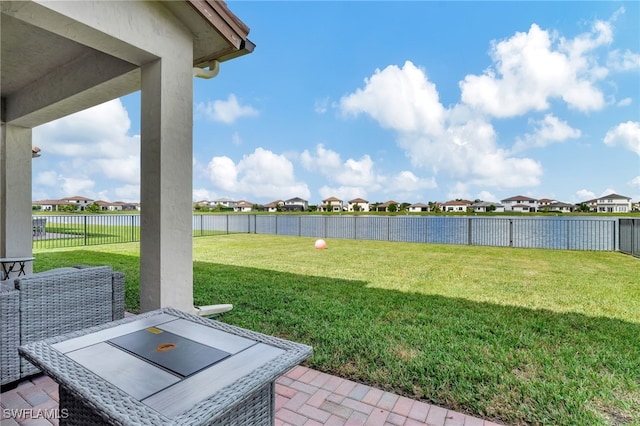 view of yard featuring a water view