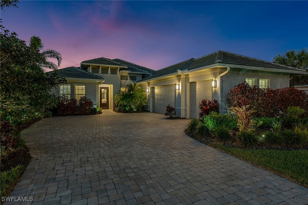 view of front facade with a garage