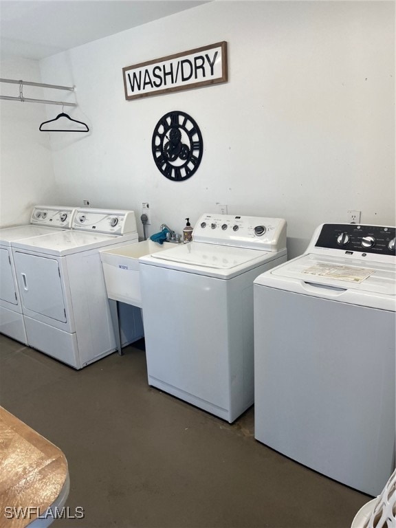 laundry room featuring independent washer and dryer