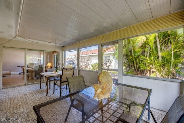 view of sunroom / solarium