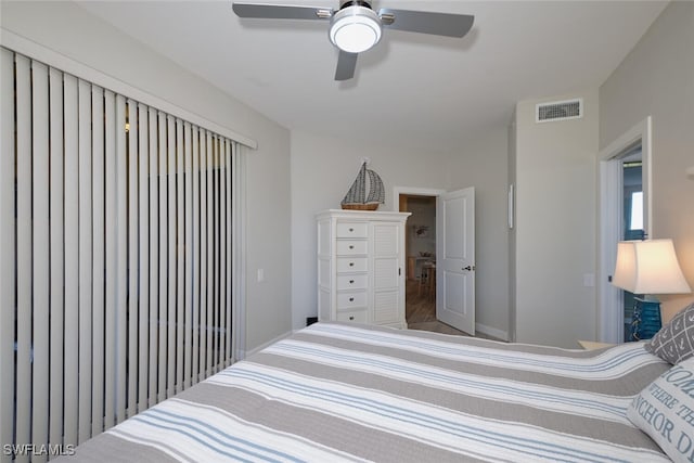 bedroom with ceiling fan