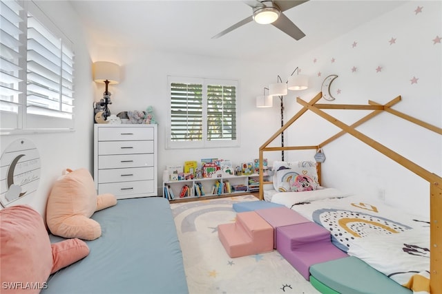 bedroom featuring ceiling fan