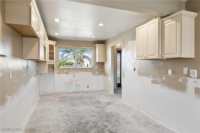 kitchen featuring cream cabinetry