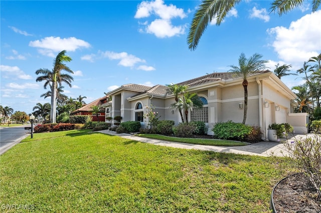 view of front facade with a front yard