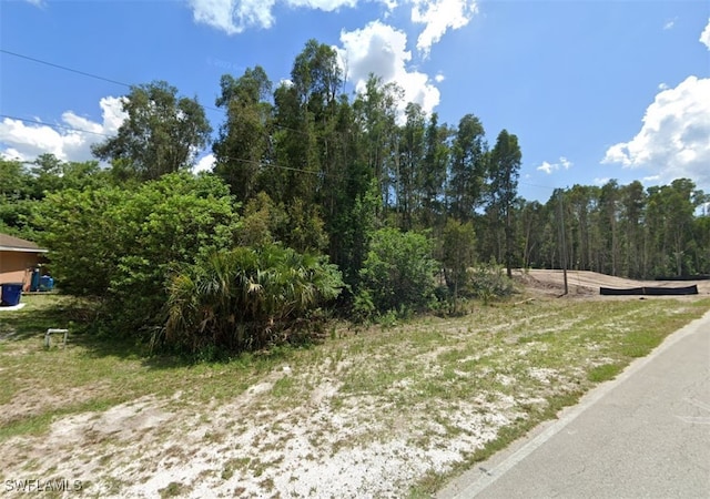 Listing photo 2 for 562/564 Nimitz Blvd, Lehigh Acres FL 33974