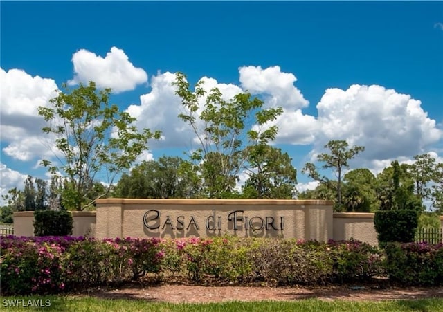 view of community / neighborhood sign