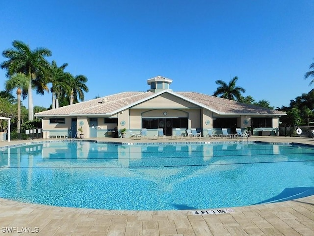 view of swimming pool