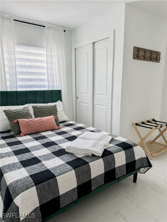 bedroom featuring a closet