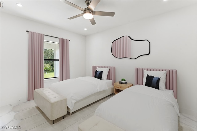 bedroom with ceiling fan