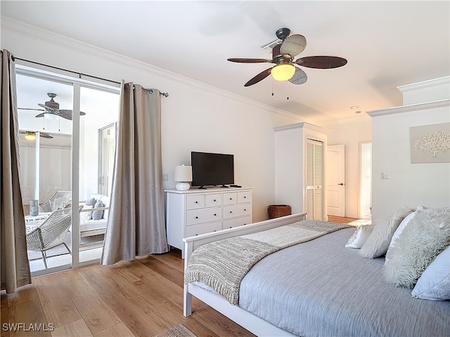 bedroom with ornamental molding, access to exterior, light wood-type flooring, and ceiling fan