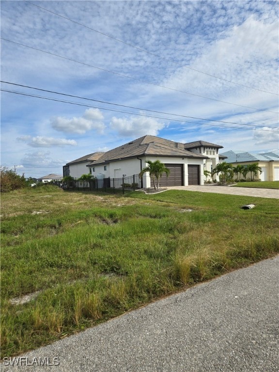 Listing photo 3 for 1825 NW 36th Pl, Cape Coral FL 33993