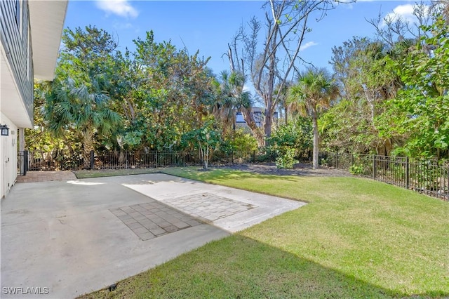 view of yard with a patio area