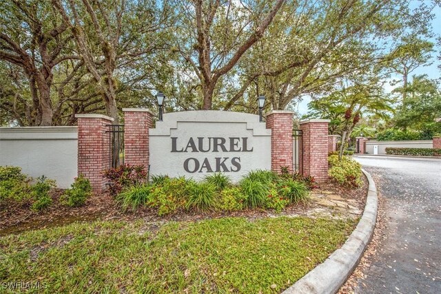 15600 Willow Oak Ct, Fort Myers, FL 33912 - community sign featuring fence