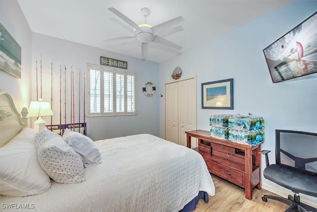15600 Willow Oak Ct, Fort Myers, FL 33912 - bedroom featuring wood finished floors, a closet, and ceiling fan