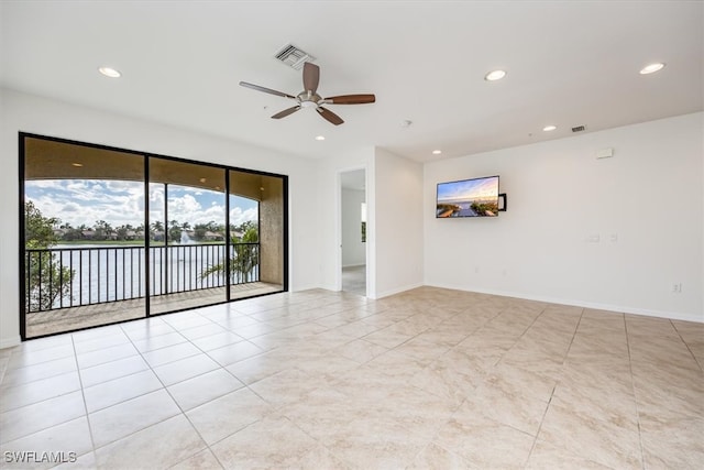 empty room with ceiling fan