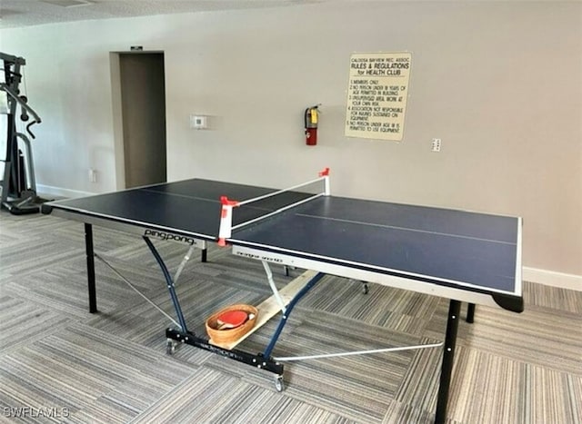 recreation room featuring carpet