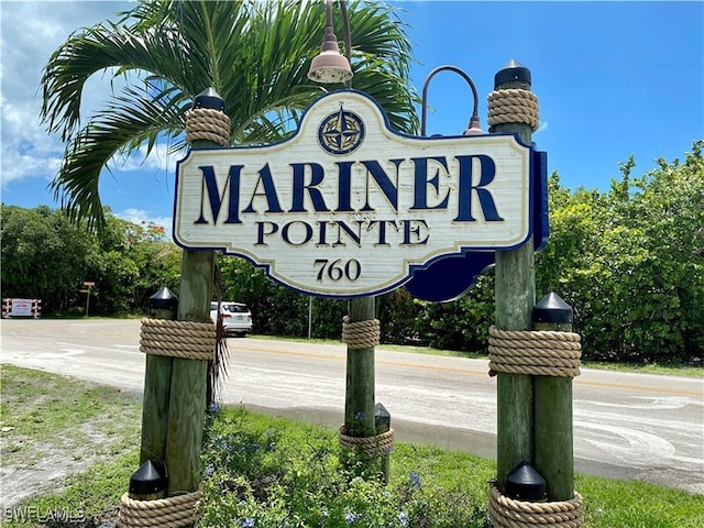 view of community / neighborhood sign