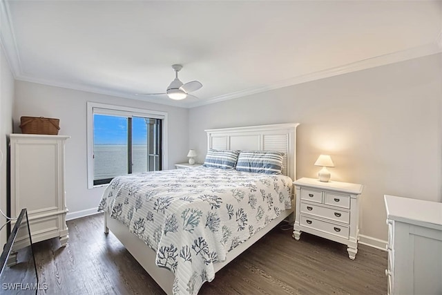 bedroom with dark hardwood / wood-style flooring, ornamental molding, a water view, and ceiling fan