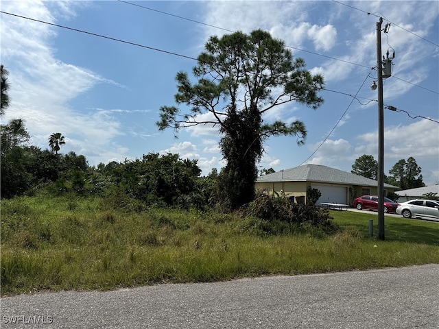 Listing photo 2 for 5137/5139 26th St SW, Lehigh Acres FL 33973