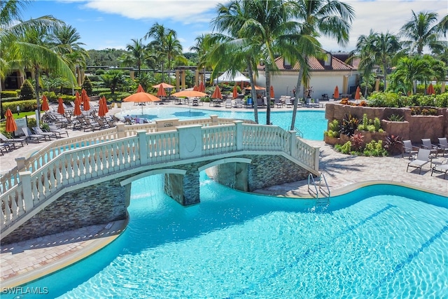 view of swimming pool