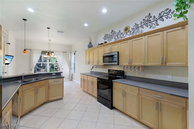 kitchen with sink, light brown cabinetry, decorative light fixtures, a notable chandelier, and black range with electric stovetop