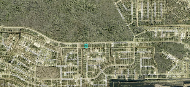 Listing photo 3 for 333/335 Greenbriar Blvd, Lehigh Acres FL 33972