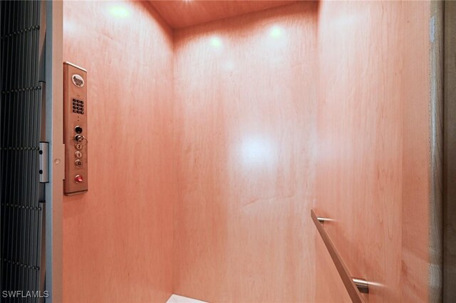 room details with elevator