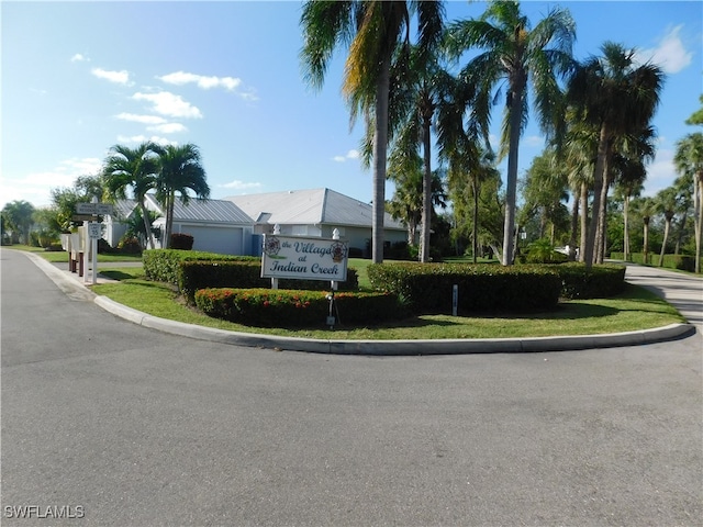 view of community / neighborhood sign