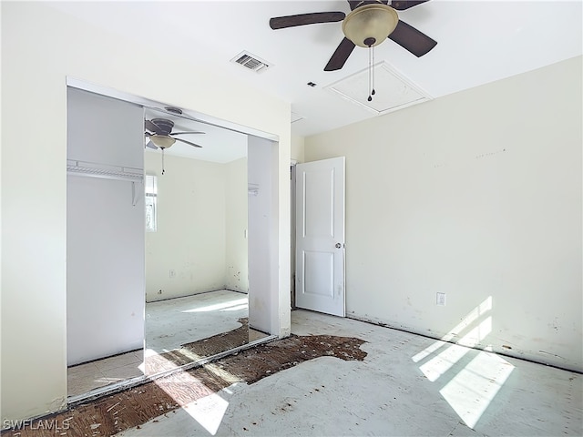 unfurnished bedroom featuring a closet and ceiling fan