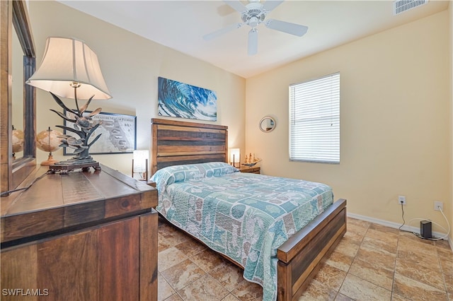 bedroom with ceiling fan