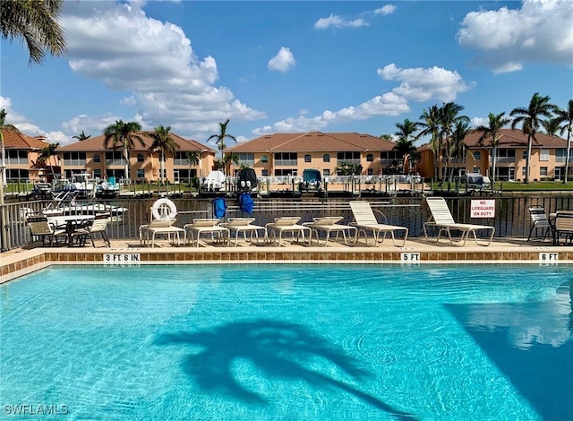 view of swimming pool