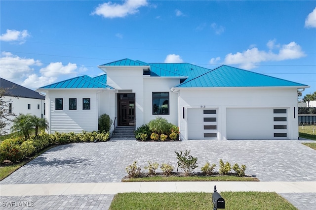 view of front of house featuring a garage