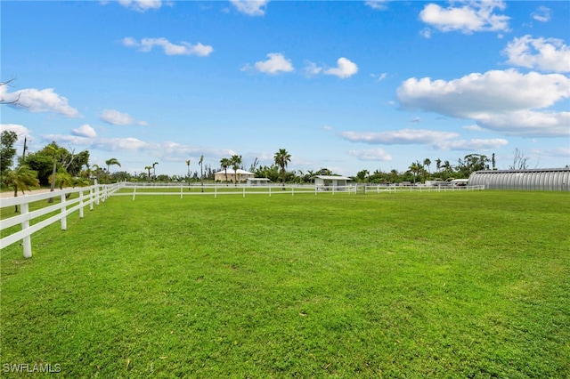 view of yard featuring a rural view