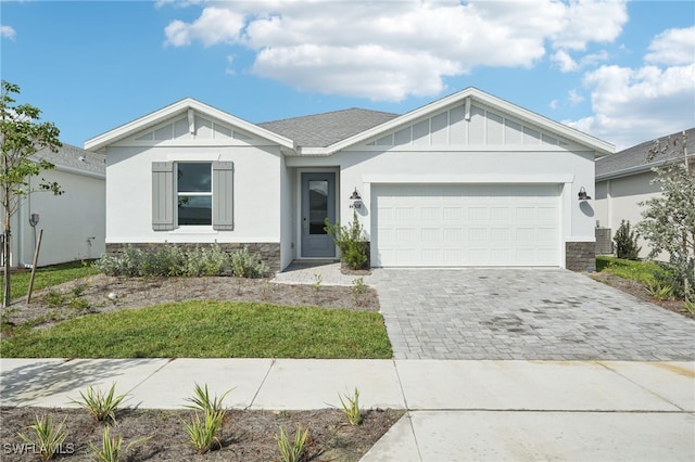 view of front facade with a garage