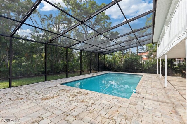 8531 Yorkshire Ln, Fort Myers, FL 33919 - outdoor pool featuring a patio area and a lanai