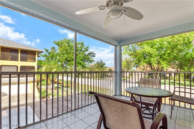 balcony featuring ceiling fan