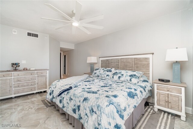 bedroom with ceiling fan