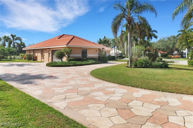 exterior space featuring a lawn