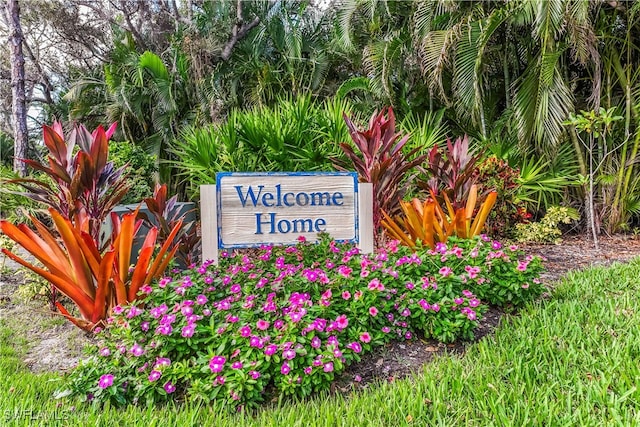 view of community / neighborhood sign