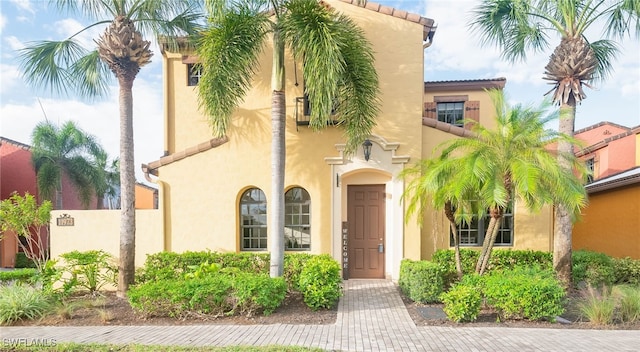 view of mediterranean / spanish home