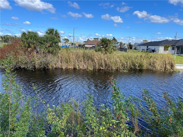 Listing photo 2 for 3803 NW 41st Ter, Cape Coral FL 33993