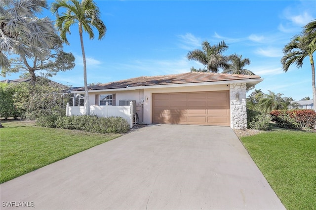 view of front of home featuring a front lawn