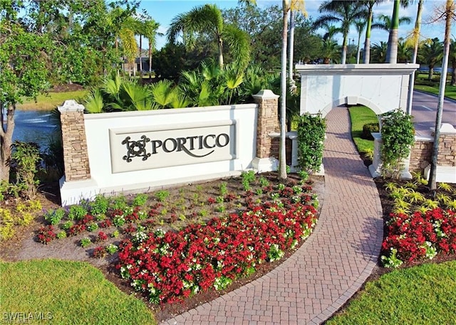 view of community / neighborhood sign