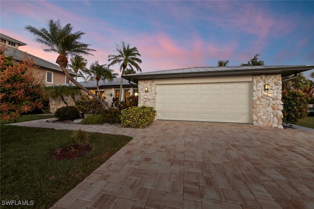 view of front facade featuring a garage