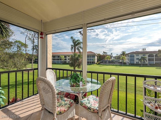 view of sunroom / solarium