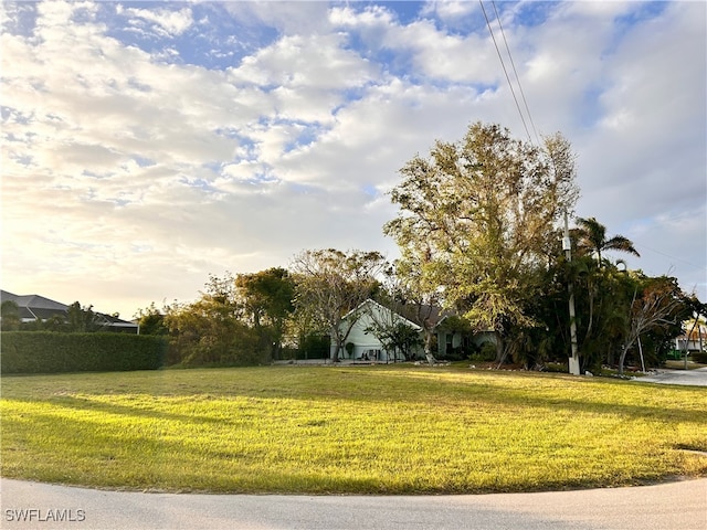 Listing photo 3 for 128 Sand Hill St, Marco Island FL 34145